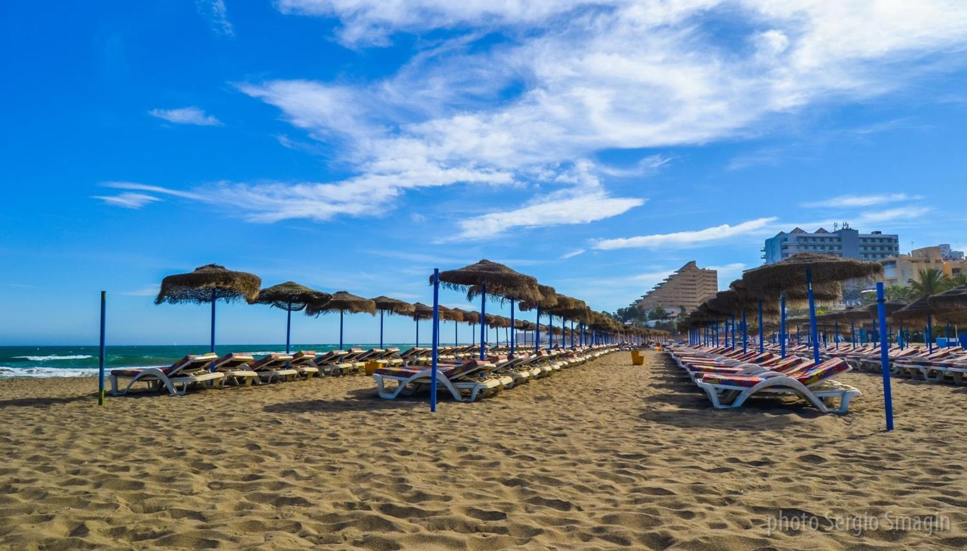 Benalbeach 1010 - Vista Al Mar - Piscina Todo El Ano - Primera Linea De Playa Бенальмадена Екстер'єр фото